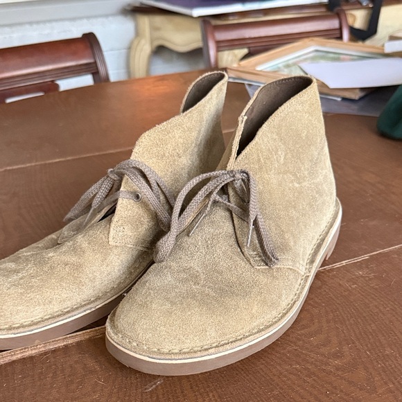 Clark’s Men's Suede Desert Boots Size 9 - like new - Picture 2 of 6